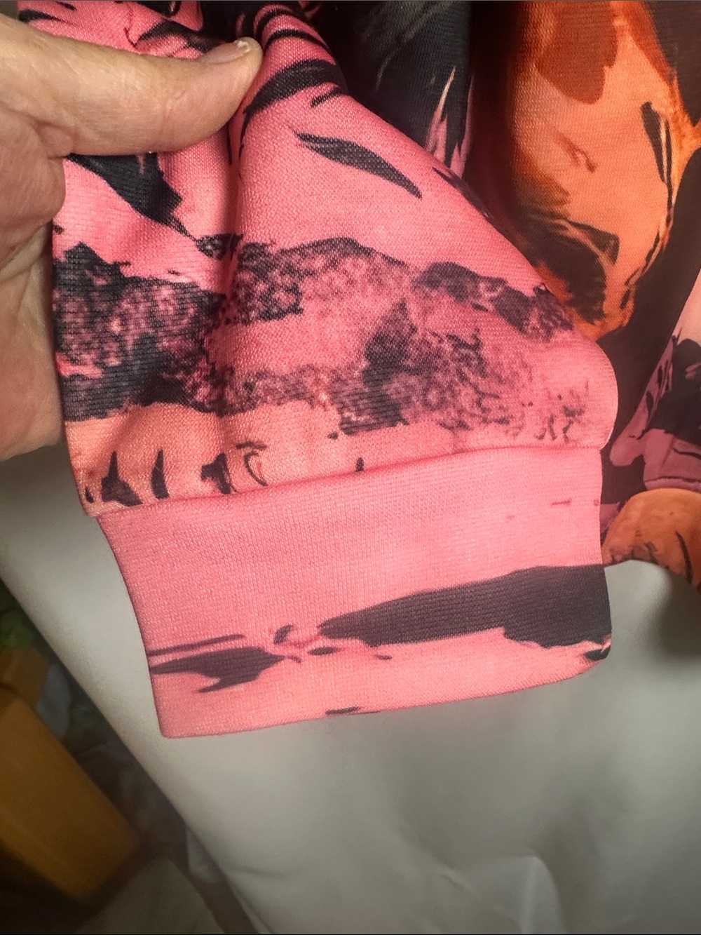 Source Unknown Pink and Orange Western Cowboy Graphic Sweatshirt - Picture 5 of 9